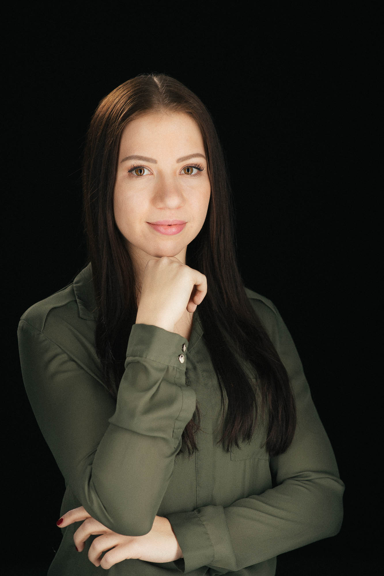 Export x3 Headshot  06612 Dez 01 2019 Bearbeitet 2 Headshots 2019  Miro Nicole Nadine